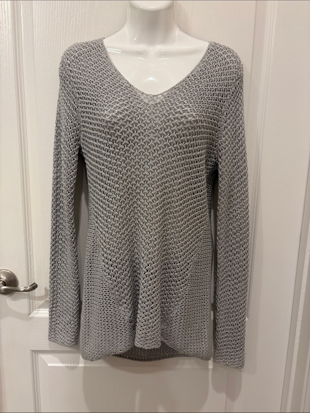 Tommy Bahama Barson Light Gray Open Knit V-Neck Sweater S
